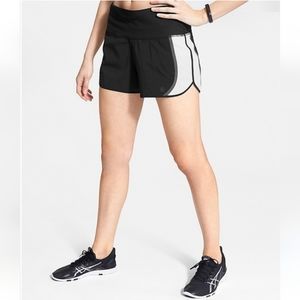 Athleta Black and White Acceleration Running Shorts 3.5"